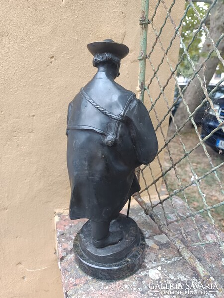 János László Beszédes Front Sculpture. Pipe-smoking Shepherd