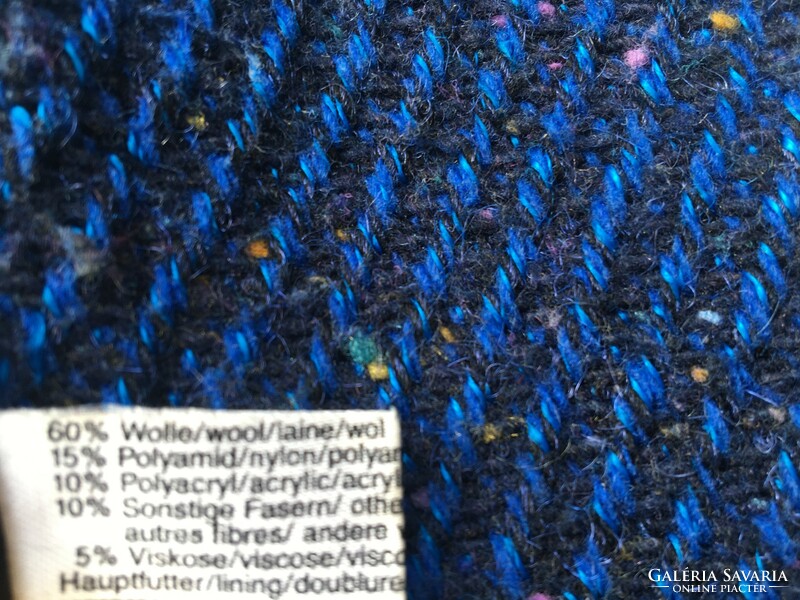 Gyapjú különleges minőségi szép női kabát L 42