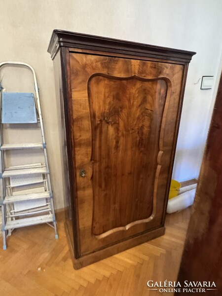 Eredeti, jelzett Biedermeier szekrény pár (2 darab), diófa furnérral