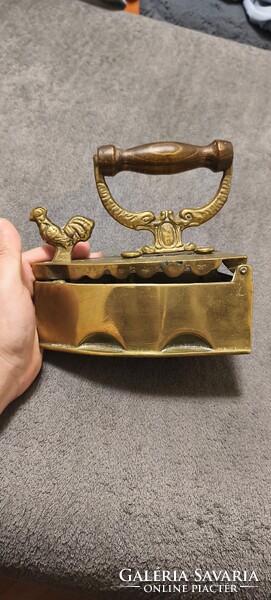 Antique Brass Charcoal Iron with Rooster Lock (18x18 cm, 1.5 kg)