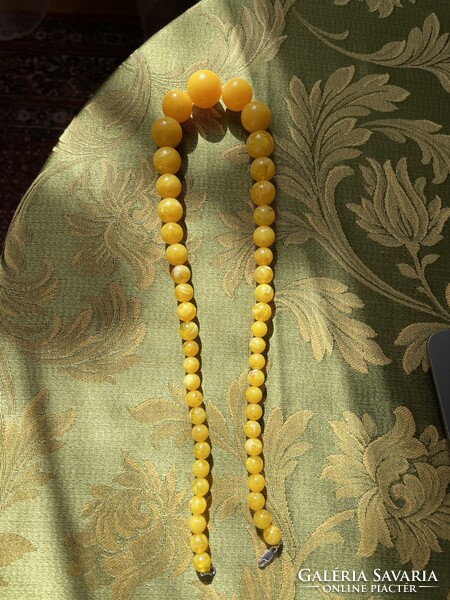 Antique Baltic pressed amber necklace – Re-stringed with new silver clasp! 61.5 g / 22.6 mm