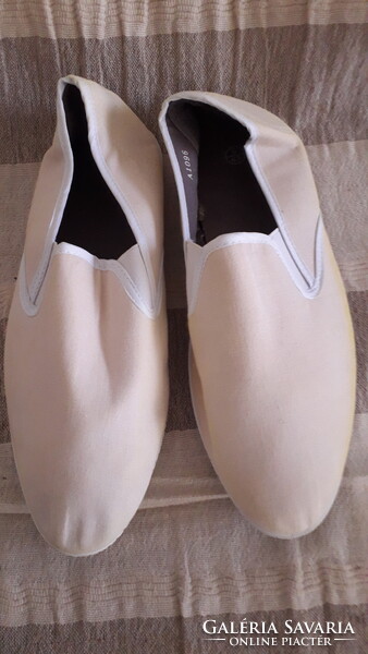 Cream-colored Summer Canvas Slippers  Men's Size 43 New.