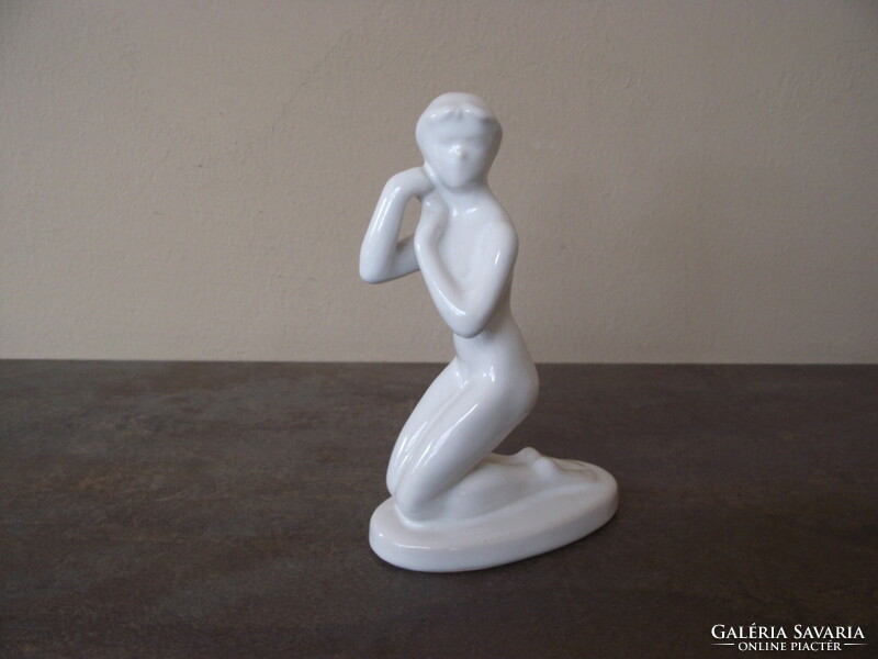 Art Deco Porcelain Figurine of a Girl Combing Hair / Kneeling Female Nude