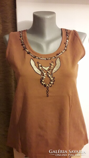 Brown Elastic Embroidered Pearl T-Shirt 42-44, Like New