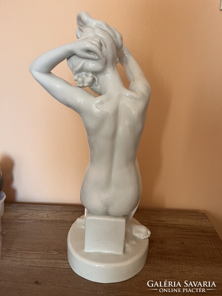 Herendi Bathing Woman, Combing Woman – Giant Nude 56 cm
