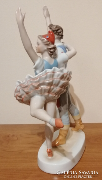 Herendi Párizs lángja figura