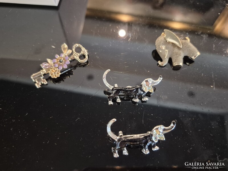 Brooch