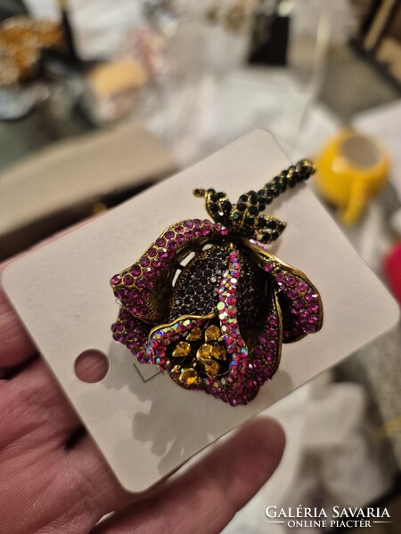 Costume Jewelry Pendant, Brooch