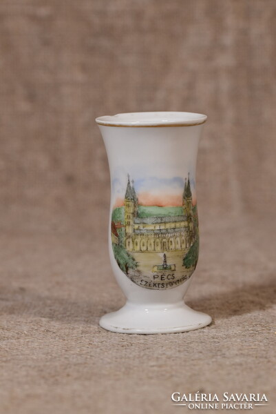 Aquincum porcelán váza Pécs székesegyház ábrázolással Magyarország