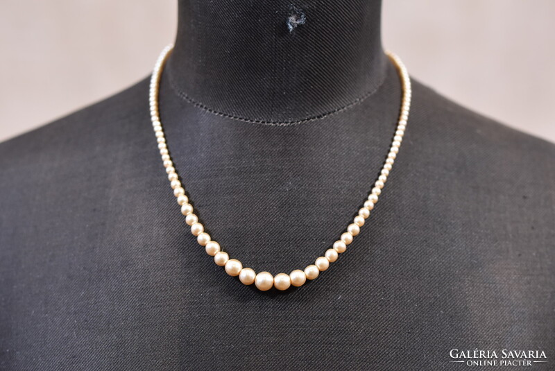 Vintage Classic Graduated Pearl Necklace