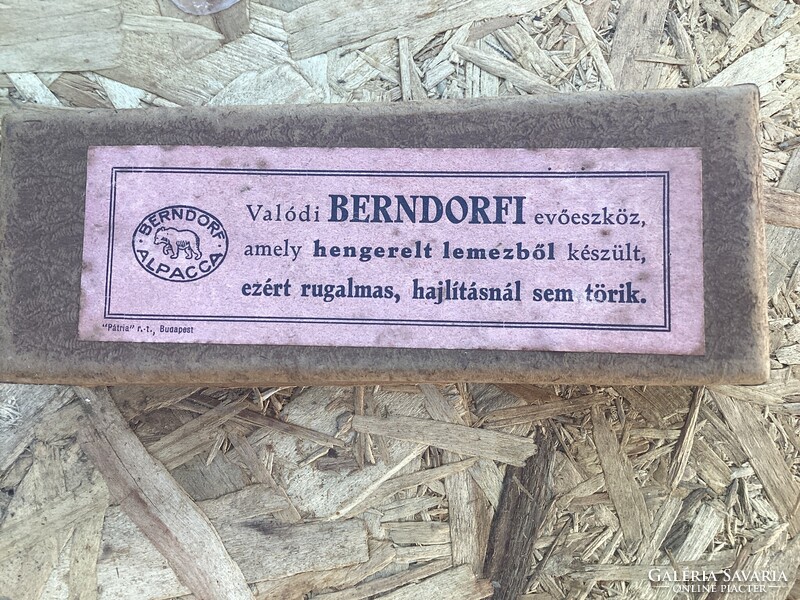 Régi ezüstözött, német, Berndorf 7 db teáskanál , eredeti dobozában .