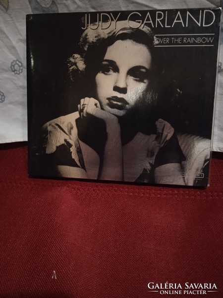 Judy Garland classic CD in excellent condition ready to be shipped