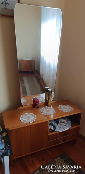 Retro dressing table