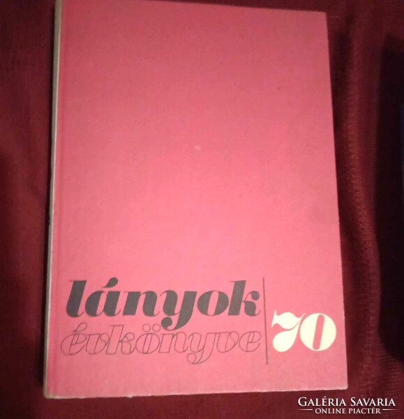 Lányok: Évkönyve 70 hardback 380 pages in good condition for its age and ready to be shipped