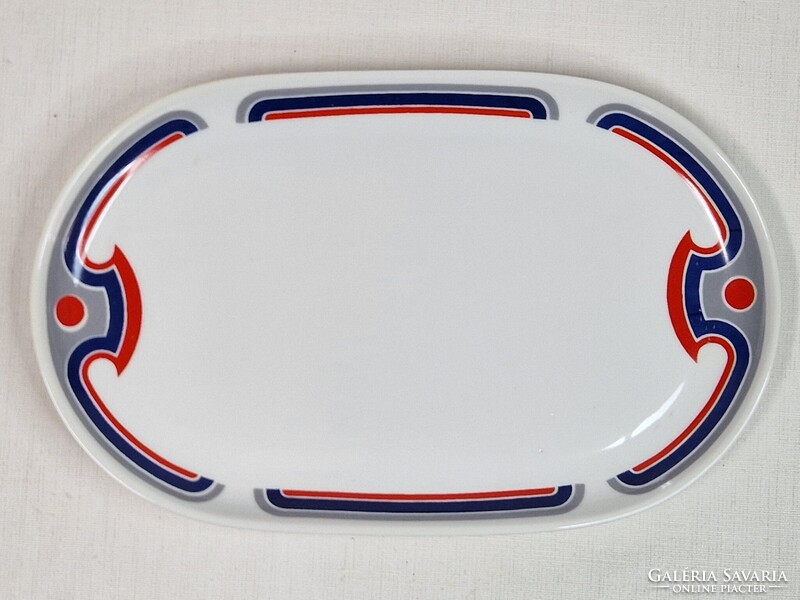 Alföldi Porcelain Rare Pattern Dessert or Serving Plate in Perfect Condition, 23.5 cm Long